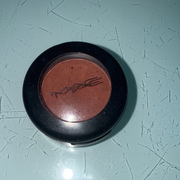 MAC Cosmetics Brown Script - Picture 3 of 3
